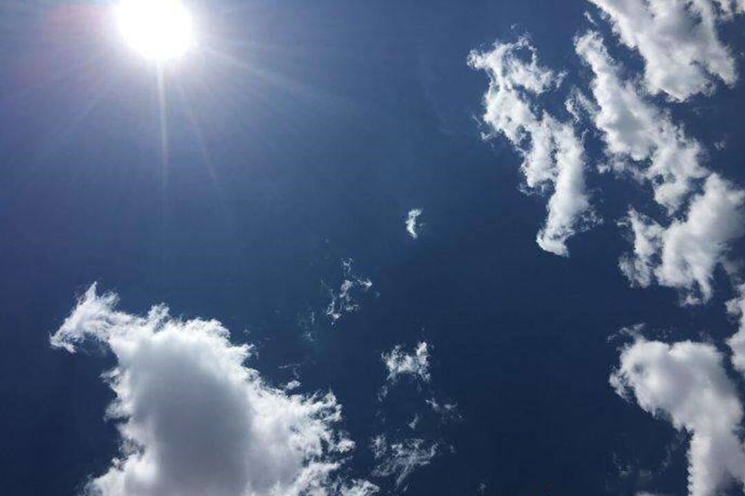 山东6市气温周末蹿升至27℃ 昼夜温差大需防寒保暖